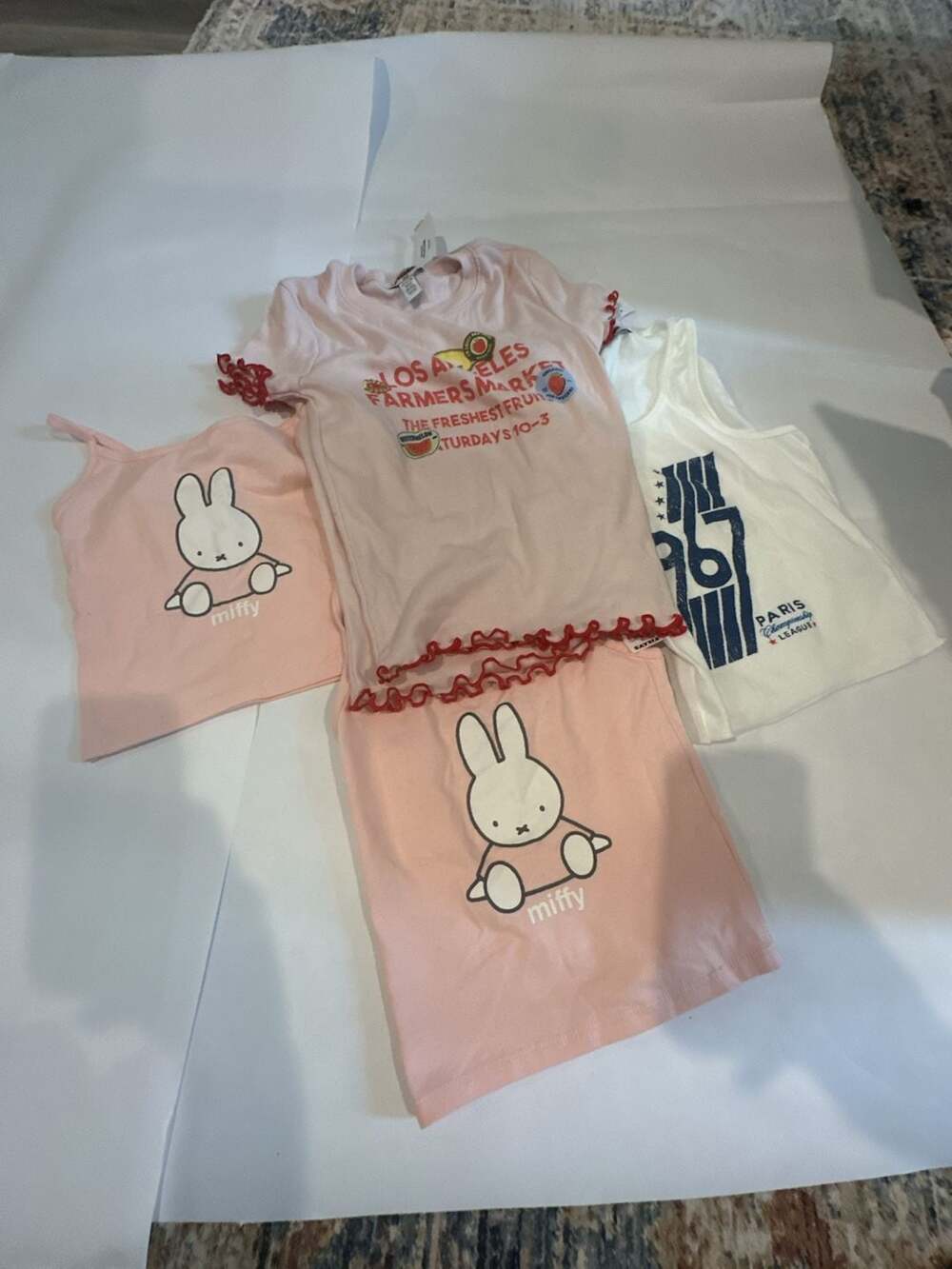 RSQ Top Bundle Size Small Pink White Graphic Tops
